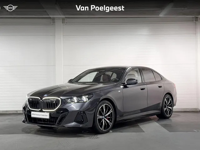 BMW i5 Sedan