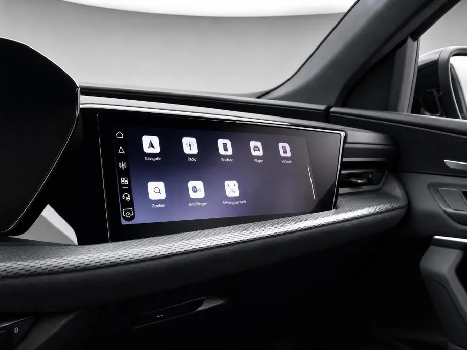 Audi Q5 e-hybrid quattro S edition Competition 367 PK · Tech pro · 20' LM Velgen · Glazen panoramadak · B&O Premium 3D
