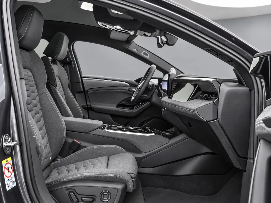 Audi A6 e-tron edition 83 kWh 286pk · 98,1% · Panoramadak · Inklap. Trekhaak · 360 Camera · Head-Up Display · Bang & Olufsen · Matrix LED · Garantie t/m 27-07-2030 of 100.000km