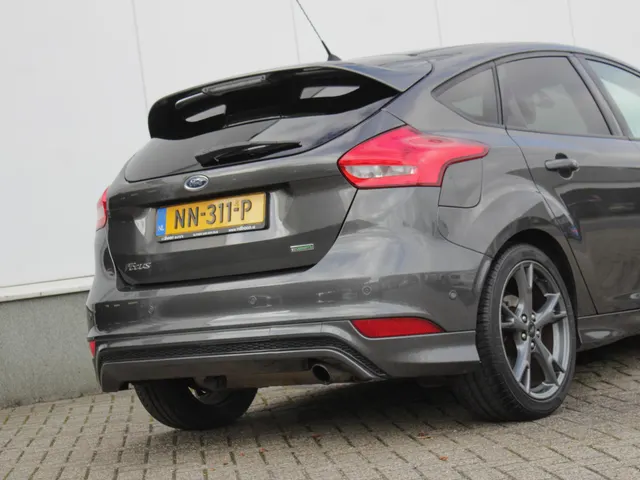 Ford Focus 1.5 ST-Line | Navi | Clima | Park sens | Trekhaak