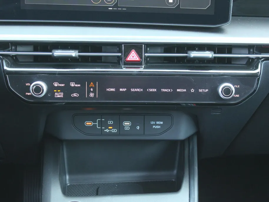 Kia Niro 1.6 GDi Hybrid DynamicPlusLine | Stuur-/stoelverwarming | Schuifdak | Elek. stoelverstelling + achterklep | Dodehoekdetectie | Camera | Telefoonlader | HK audio | LED |