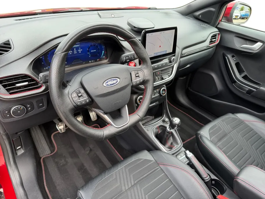 Ford Puma 1.0 EcoBoost Hybrid ST-Line X First Edition | Dealer onderhouden | Panorama dak | Adapt. Cruise control | BLIS | B&O | Elektr. achterklep | Draadloos opladen mobiel | 19' lichtmetalen velgen | Bovag garantie |