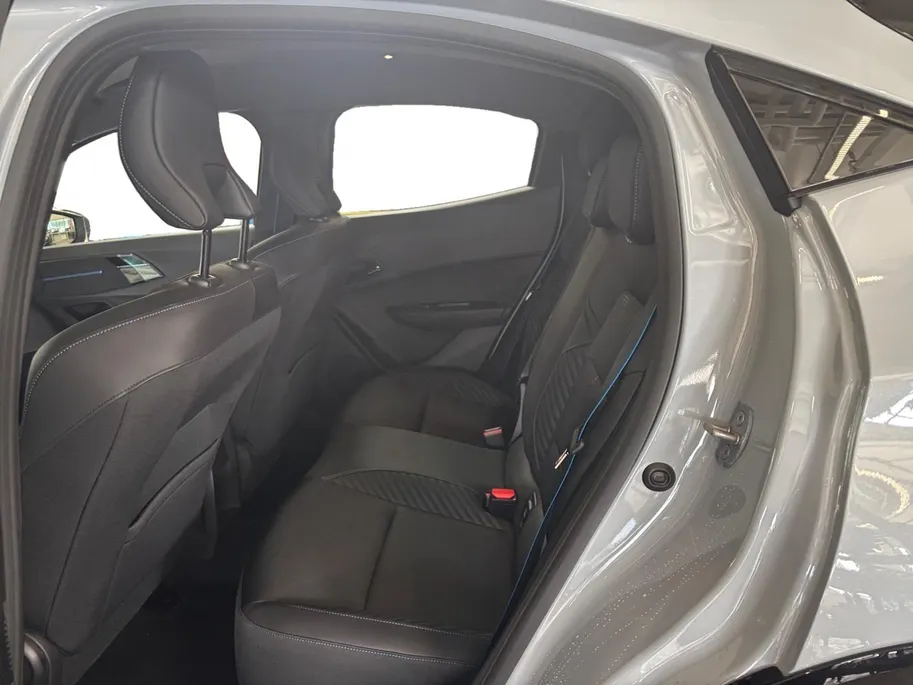 Renault Clio 1.8 Hybrid 160 esprit Alpine AUTOMAAT STOELVERWARMING STUURVERWARMING NAVI APPLE CARPLAY ANDROID AUTO LM VELGEN ALPINE ESPIRT UITVOERING !!!LET OP DEMO VRAAG NAAR ACTUELE KMSTAND!!!