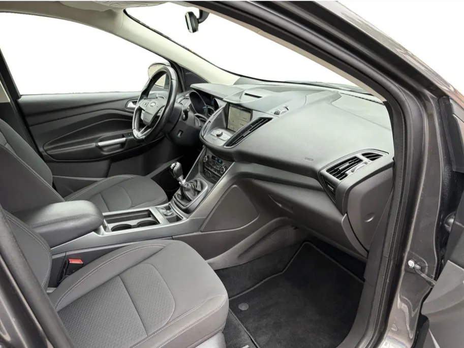 Ford Kuga 1.5 EcoBoost Trend Ultimate | Trekhaak | Camera | 18' Lichtmetalen velgen | Voorruitverwarming | Navigatie | Climate Control | Privacy Glass | Cruise Control