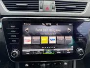 Škoda Superb Combi 1.4 TSI iV Laurin & Klement | Geheugenfunctie berijdersstoel | Climate | Achteruitrijcamera | Parkeersensoren | Navigatie |