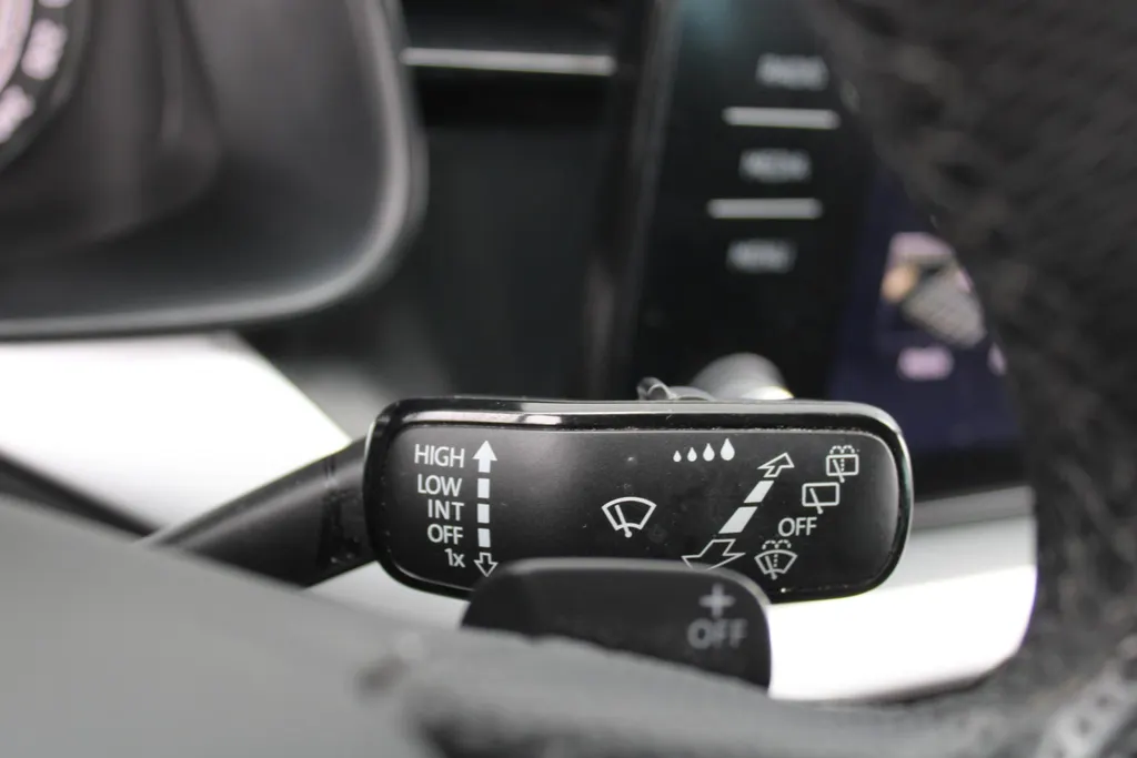 Škoda Kamiq 1.5 TSI ACT Sport Business | Automaat | Android Auto | Apple Carplay | PDC | Cruise | 16' LM |