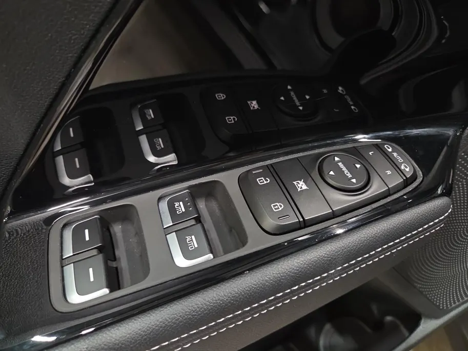 Kia e-Niro DynamicPlusLine 64 kWh | 1e Eigenaar | Accu 100% | Dealer onderhouden | Cruise Control Adaptief | Schuif/Kantel dak | Stoelverwarming | Apple Carplay/Android Auto | Camera | Fabrieksgarantie | NAP