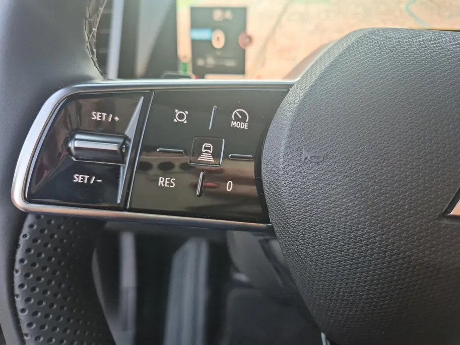 Mitsubishi Eclipse Cross Instyle 87 kWh | Demonstratieauto | Volcanic Grey-zwart dak | 8 jaar garantie , panoramadak var. transparantie , Apple Carplay/Android Auto , alcantara interieurdelen , navigatiesysteem ,voorstoelen verwarmd , warmtepomp
