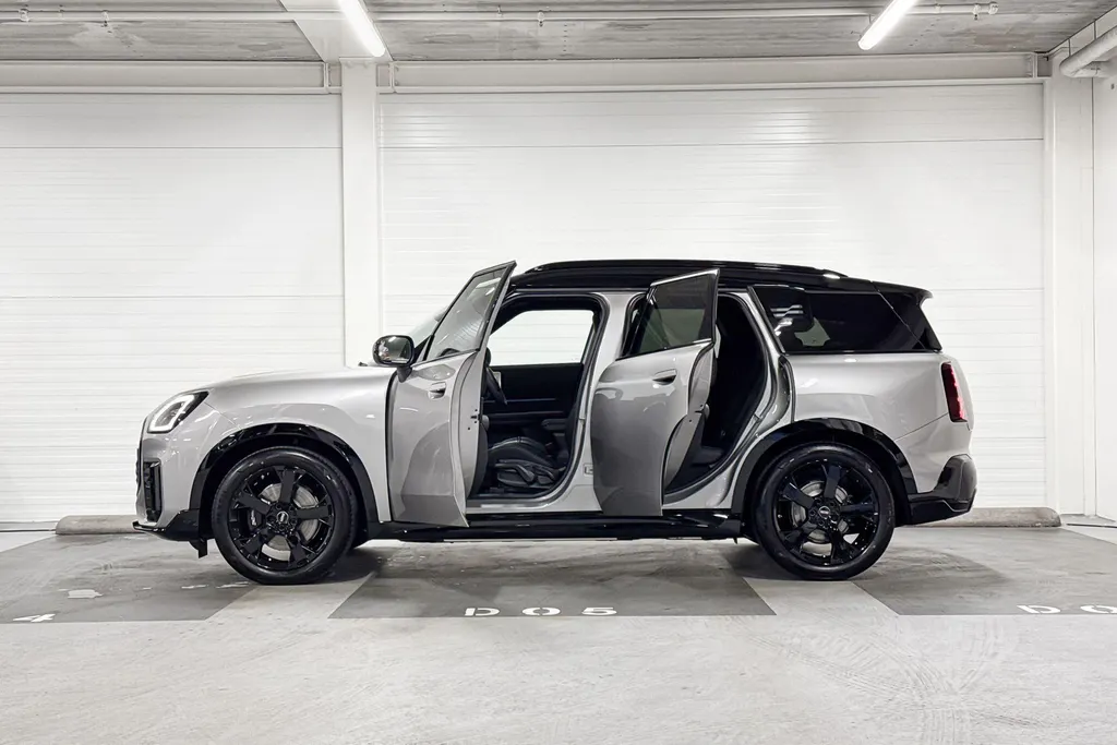 MINI Countryman Electric E John Cooper Works M