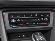Volkswagen Tiguan 1.5 TSI 150pk DSG R-Line · Panoramadak · Camera · Trekhaak · Harman Kardon Sound  · Apple/Android Car Play · Keyless · Matrix LED · Stuur- & Stoelverwarming ·