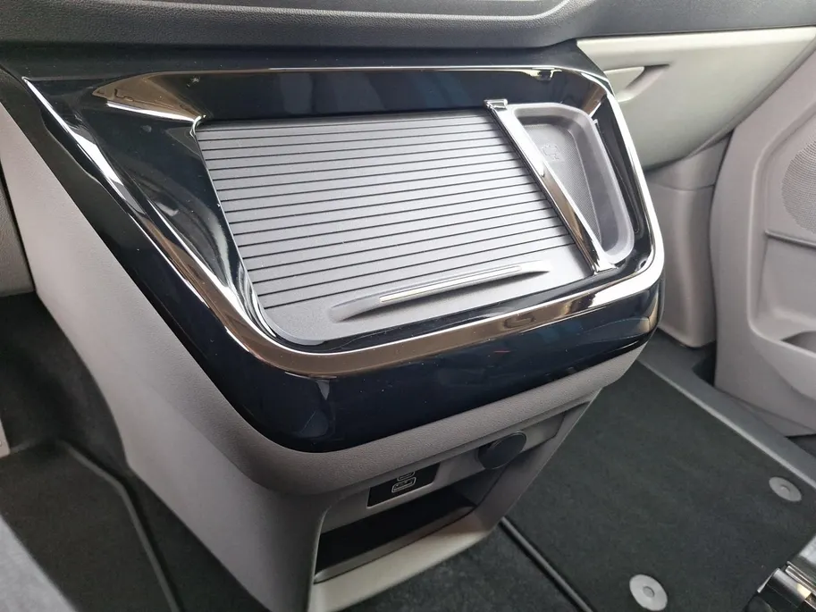 Ford E-Transit Custum 320 L1H1 Sport 71 kWh DC | Dubbele Schuideur | Camera | Trekhaak | 17' Lichtmetaal | Halfleer bekleed | Led verlichting | El. Verst. bestuurdersstoel| Apple Carplay&Android Auto |
