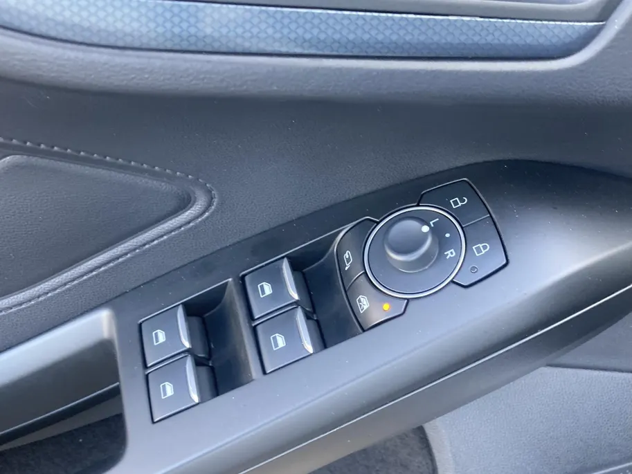 Ford Focus Active 1.0 EcoBoost Hybrid 155 pk automaat Groot Navi - Winter Pack - BLISS - Adaptive Cruise Control - Camera