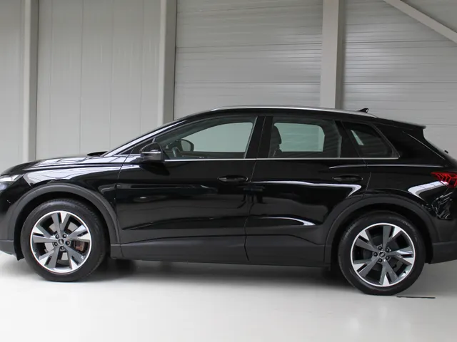 Audi Q4 e-tron 40 Edition 77 kWh Apple Carplay | Android auto | Cruise control | Parkeersensoren | 95% SoH