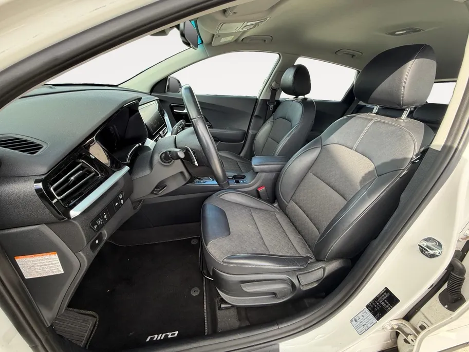 Kia Niro 1.6 GDi Hybrid DynamicLine | *1E EIGENAAR | TREKHAAK | FABRIEKSGARANTIE | APPLE CARPLAY/ ANDROID AUTO | NAVI | CAMERA | LMV | DAB+ | STOF/ LEDER | ETC…