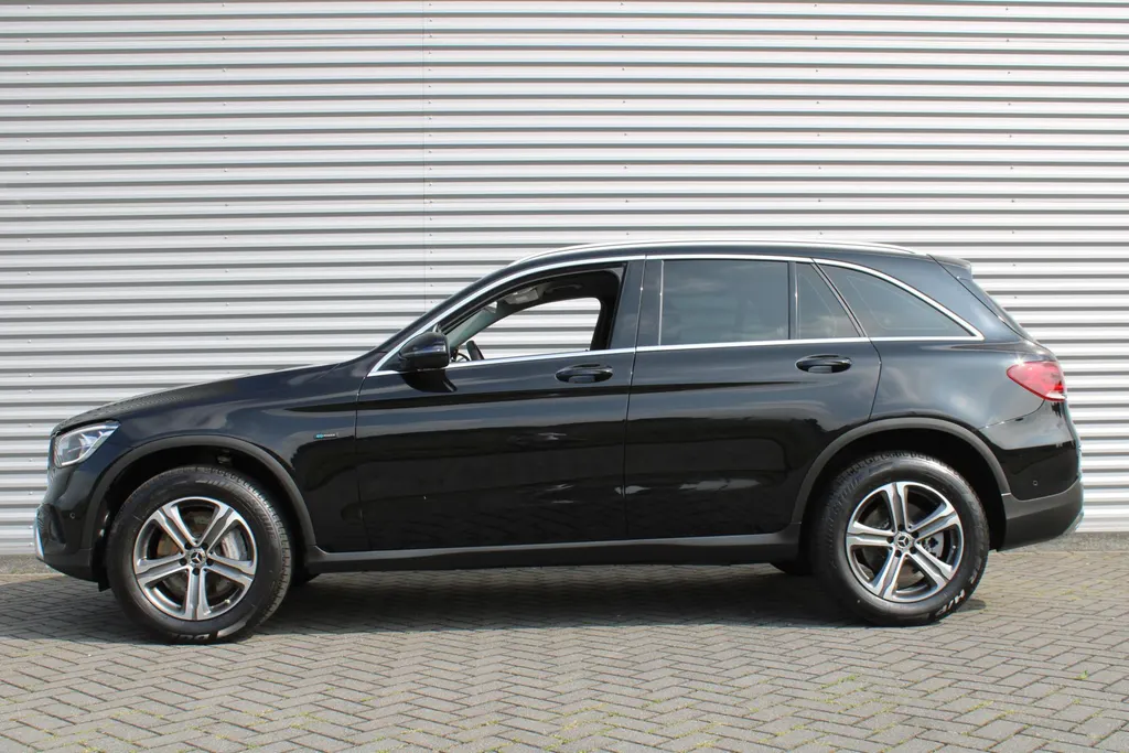 Mercedes-Benz GLC 300e 4MATIC | Plug-in | 320PK | Adap. Cruise | Rondom camera | 18' LM | Parkeerpakket |