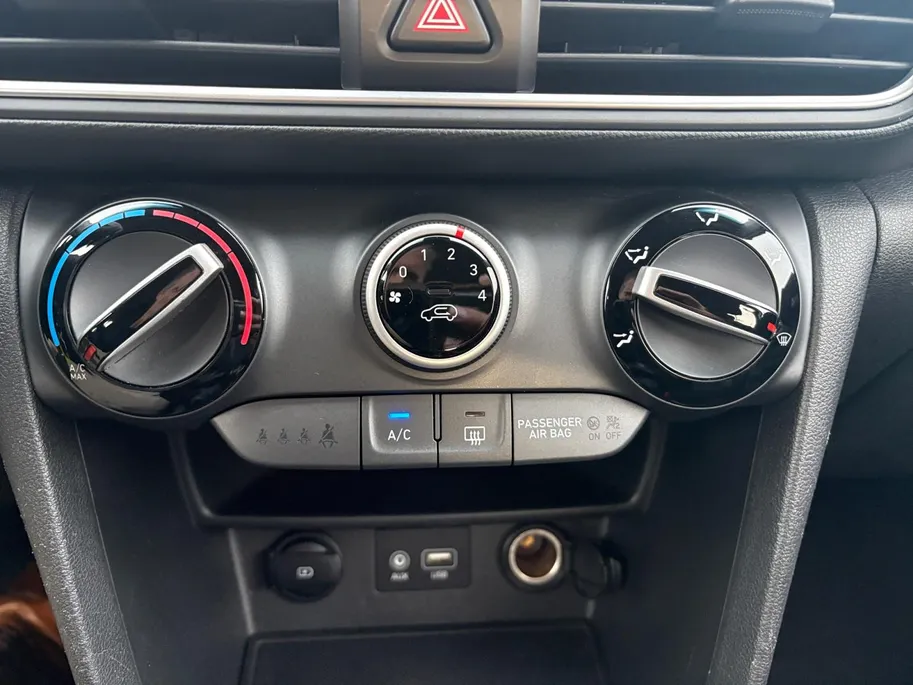 Hyundai Kona 1.0T Premium |voorstoelen/Stuurwiel verwarmd|Allweatherbanden| Apple Carplay/Android Auto| 12maanden Bovag garantie|