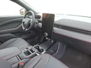 Ford Mustang Mach-E Extended Premium RWD 88 kWh | Afneembare trekhaak | Stoelverwarming | Leer bekleed | 18' Lichtmetaal | Adaptive Cruisecontrol | Dodehoekdetectie | Led verlichting | Climate Control | Nieuw te bestellen |