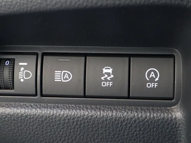Toyota Aygo X 1.0 CVT Pulse Bi-tone Automaat | AllSeasons | Stoelverwarming