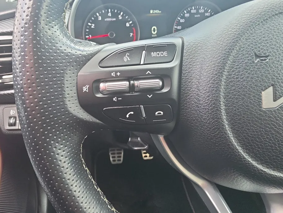 Kia Rio 1.0 T-GDi MHEV GT-Line | Keyless entry | Privacy glass | Full map navigatie | Parkeersensoren | Stoel + Stuurverwarming