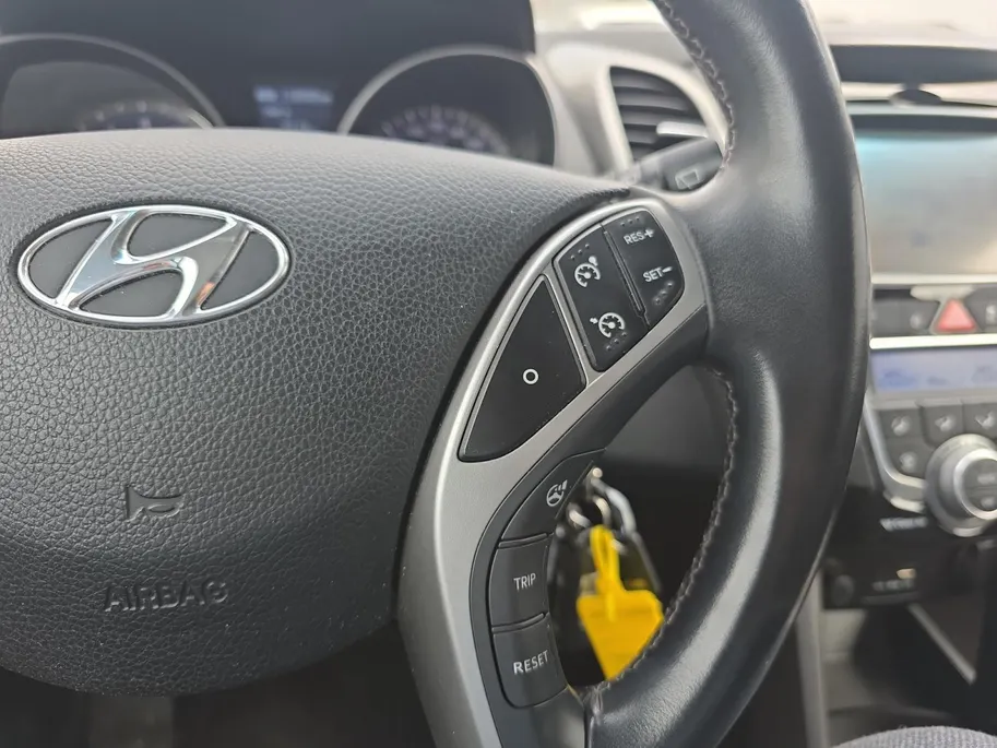 Hyundai i30 1.6 GDI Go! | 1e eigenaar | Volledig onderhouden! | Navigatie | Cruise Control | Achteruitrijcamera | Elektr. ramen | Climate Control | 12 maanden garantie!