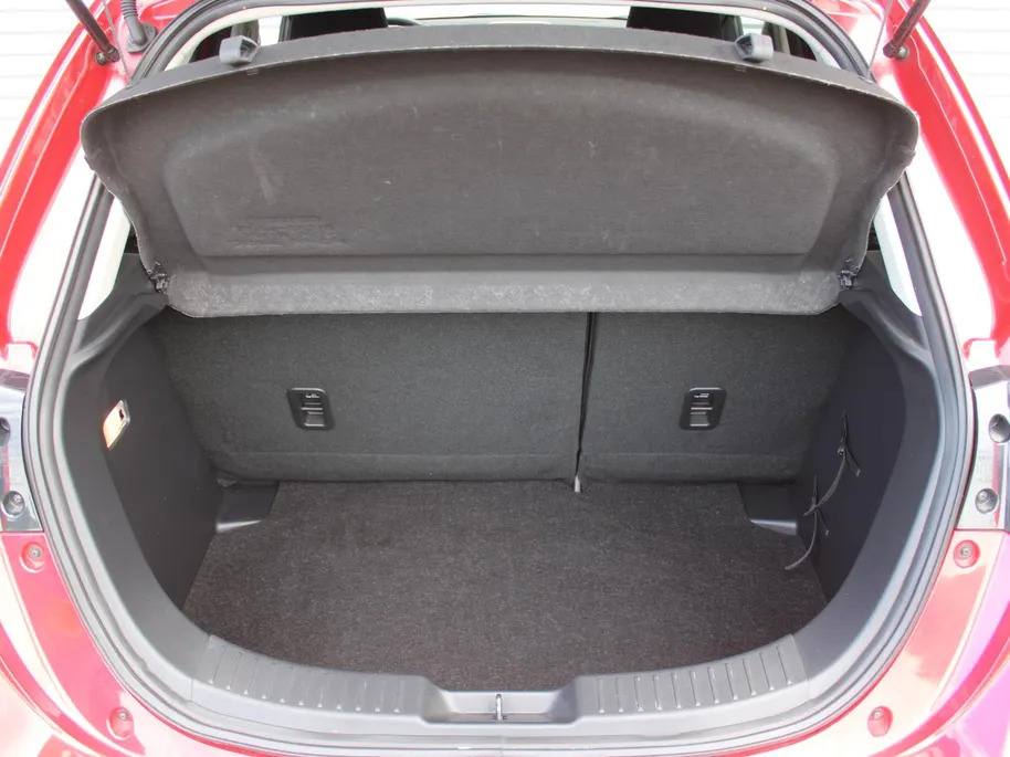 Mazda 2 1.5 Skyactiv-G GT-M | Stoelverwarming | Parkeersensor achter | 16' LM | Clima | Cruise | Navi | LED | Weinig km!! |