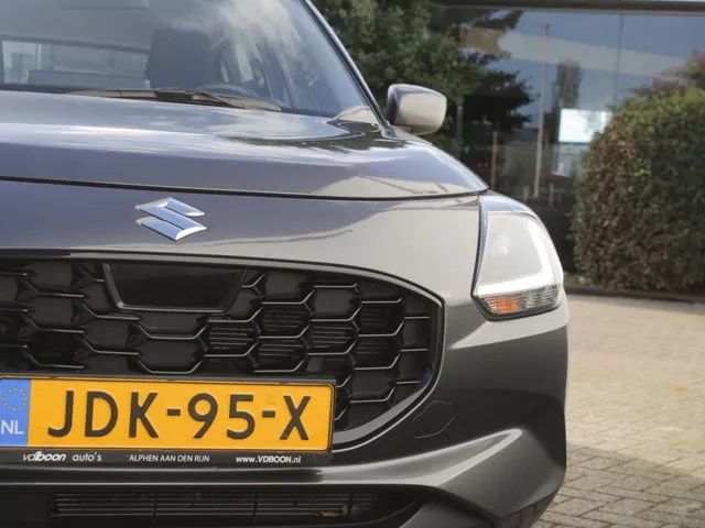 Suzuki Swift 1.2 Comfort Smart Hybrid | Navi | Adap. Cruise | Camea | Park sens