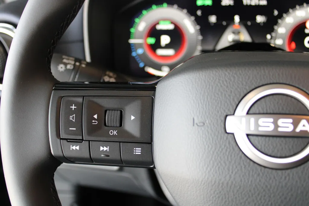 Nissan Juke 1.6 Hybrid Pulse |360grd camera| Bose | Parkeersensoren voor en achter | Navigatie | Automaat| Stoel verwarming | Lederen bekleding | 19inch Wielen| Stuurverwarming |