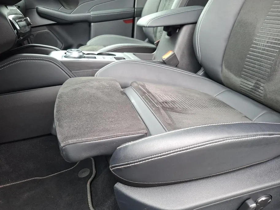 Ford Kuga 2.5 PHEV Active X | Technologypack | 360Camera | Adaptive Cruisecontrol | Dodehoekdetectie | El. Achterklep | B&O Audio | Head-up Display | Matrix Ledkoplampen | Dealer onderhouden! |