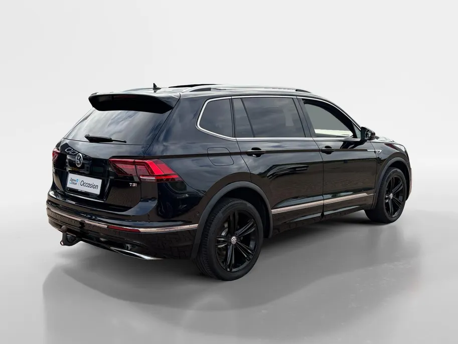 Volkswagen Tiguan Allspace 1.4 TSI Highline 7p. *Automaat*Navi*Schuif/kanteldak*Climate Control*Trekhaak*Stoelverwarming*Lederen bekleding*Parkeerhulp*Elekt. Achterklep*Vol opties!