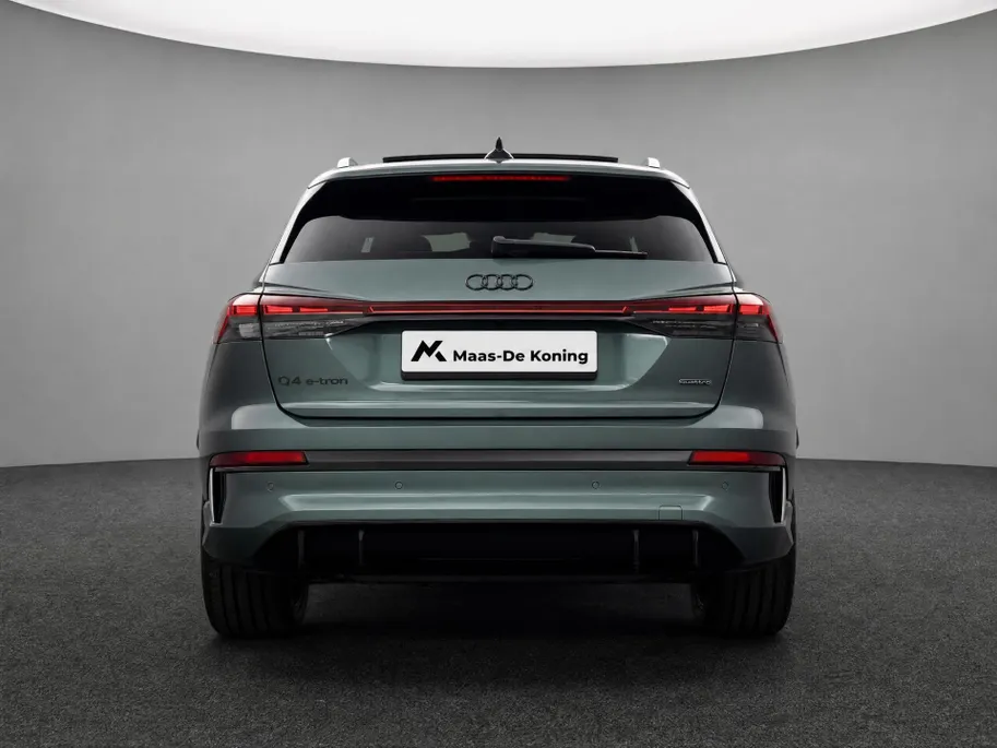 Audi Q4 e-tron S edition quattro performance 82 kWh 340 pk · Panorama dak · Tech Pro · Bijrijdersdisplay · Sonos · NIEUW MODEL!!