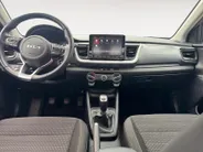 Kia Stonic 1.0T MHEV DynamicLine | Airco | Camera | Cruise Control | LM Velgen | Apple Carplay & Android Auto |