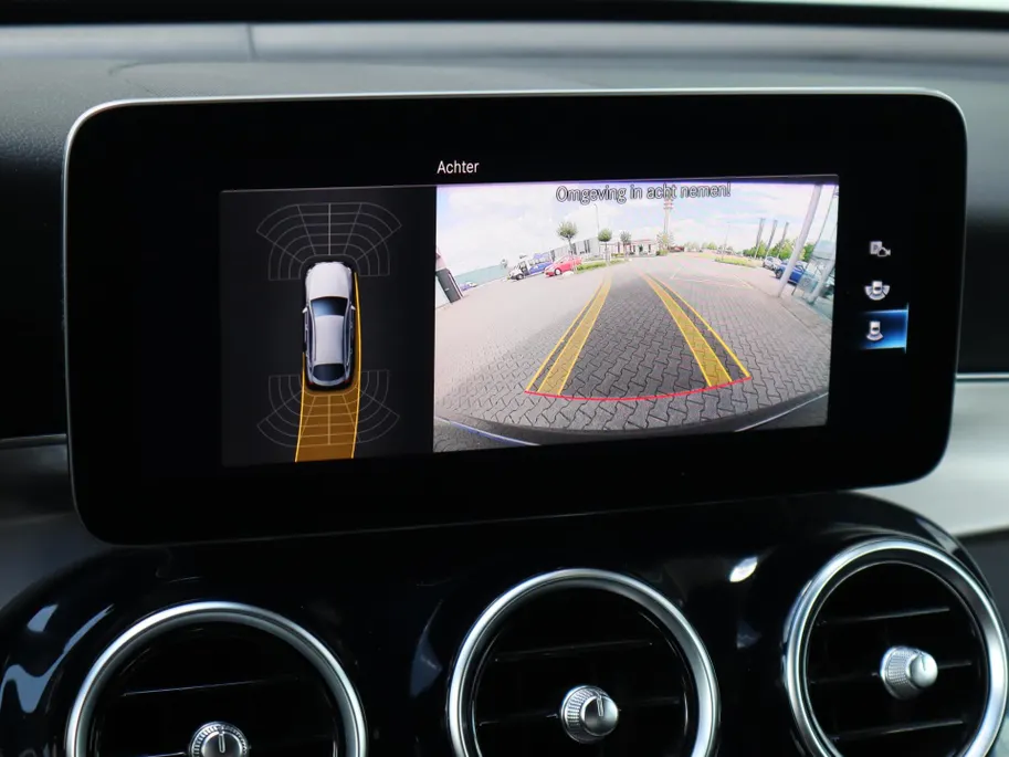 Mercedes-Benz GLC Coupé 300e 4MATIC Business Solution AMG l Panoramadak l Stoelverwarming l Achteruitrij camera