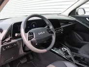 Kia Niro EV Edition Advanced 64.8 kWh | Stuur-/stoelverwarming | Elektr. stoelverstelling | Camera | Cruise adapt. | 17'LM | Clima | 17% bijtelling |