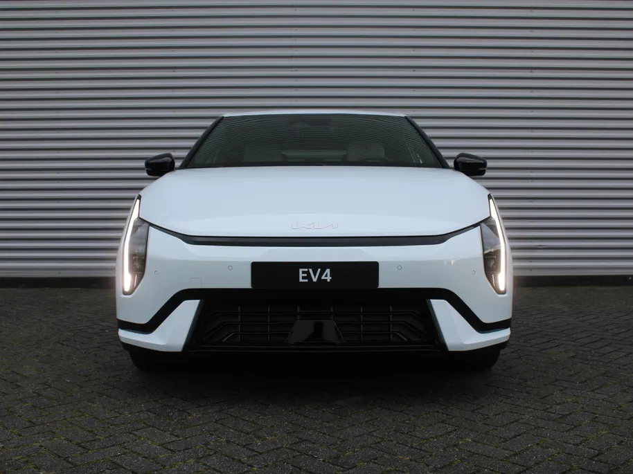 Kia EV4 GT-Line Business Edition 81.4 kWh | Nieuw | Direct leverbaar | Actieradius tot 584 km (WLTP) | 18% bijtelling | Tot € 3.000 inruilvoordeel bij aanschaf |