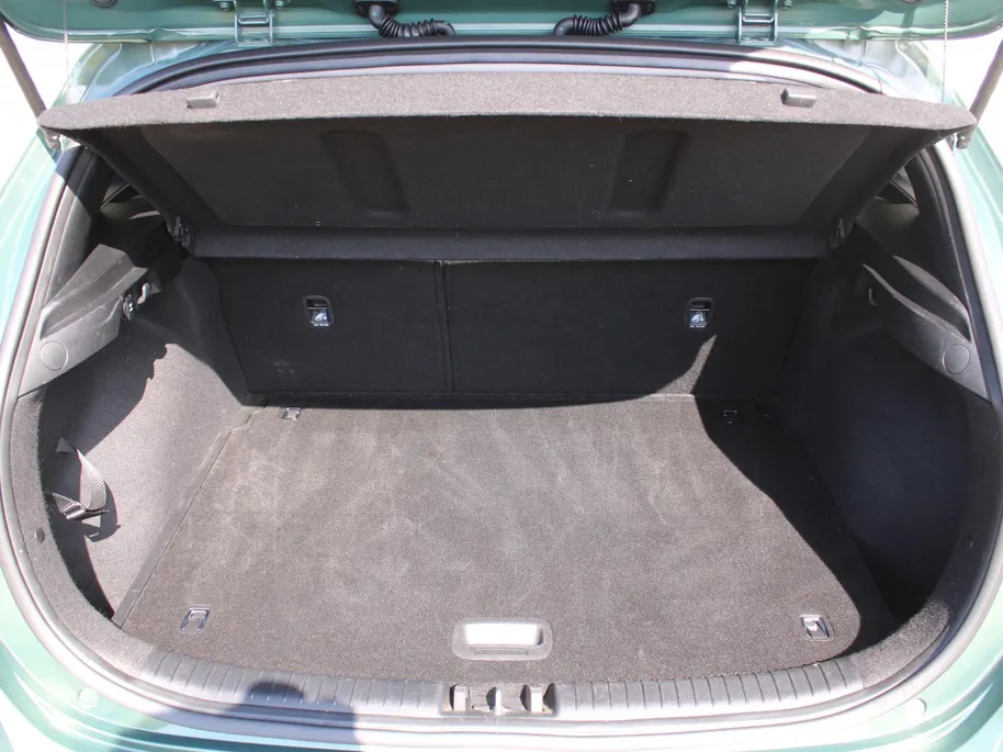 Kia Ceed 1.0 T-GDi DynamicPlusLine | Stuur-/stoelverwarming | Camera | Draadloos laden | LED | Dodehoek detectie | 16' LM |