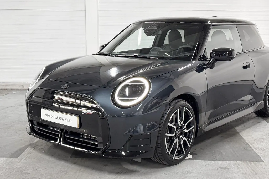 MINI Cooper 3-deurs Electric E John Cooper Works L