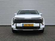 Kia Sportage 1.6 T-GDi Hybrid DynamicLine | Stuur-/stoelverwarming | Camera | Elek. stoelverstelling | Cruise adapt. | LED |  Telefoonlader | 18' LM | Clima |