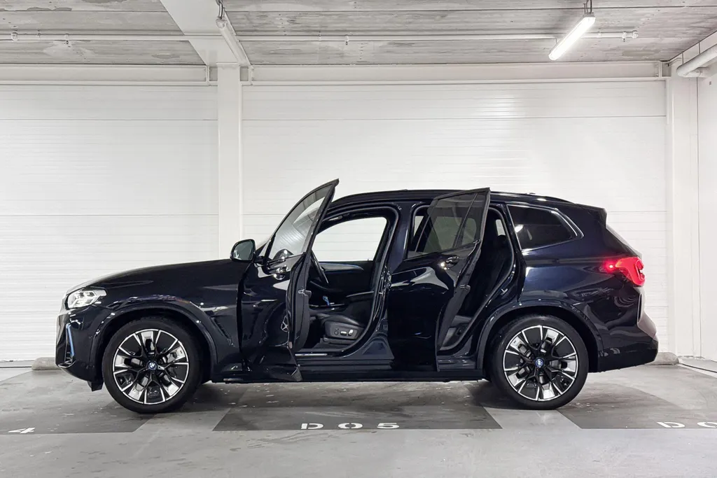 BMW iX3 High Executive