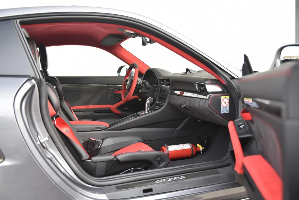 Porsche 911 GT2 RS 3.8