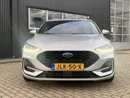 Ford Focus 1.0 EcoBoost Hybrid 125 pk ST Line Wagon SYNC4  Groot Navigatie touchscreen -Winter Pack-Parkeersensoren voor en achter