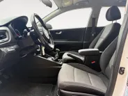 Kia Stonic 1.0 T-GDi DynamicLine | Navigatie | Apple Carplay / Android Auto | Achterruitrij Camera | Cruise Control | Lichtmetalen Velgen |