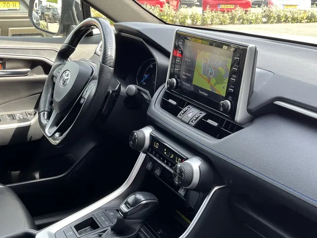 Toyota RAV4 2.5 Hybrid Bi-Tone