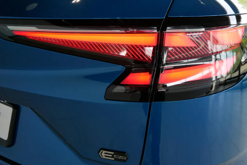 Renault Austral techno Full Hybride E-Tech 200 | op voorraad | Profiteer nu van €4.000,- Zeeuw & Zeeuw voorraadkorting |