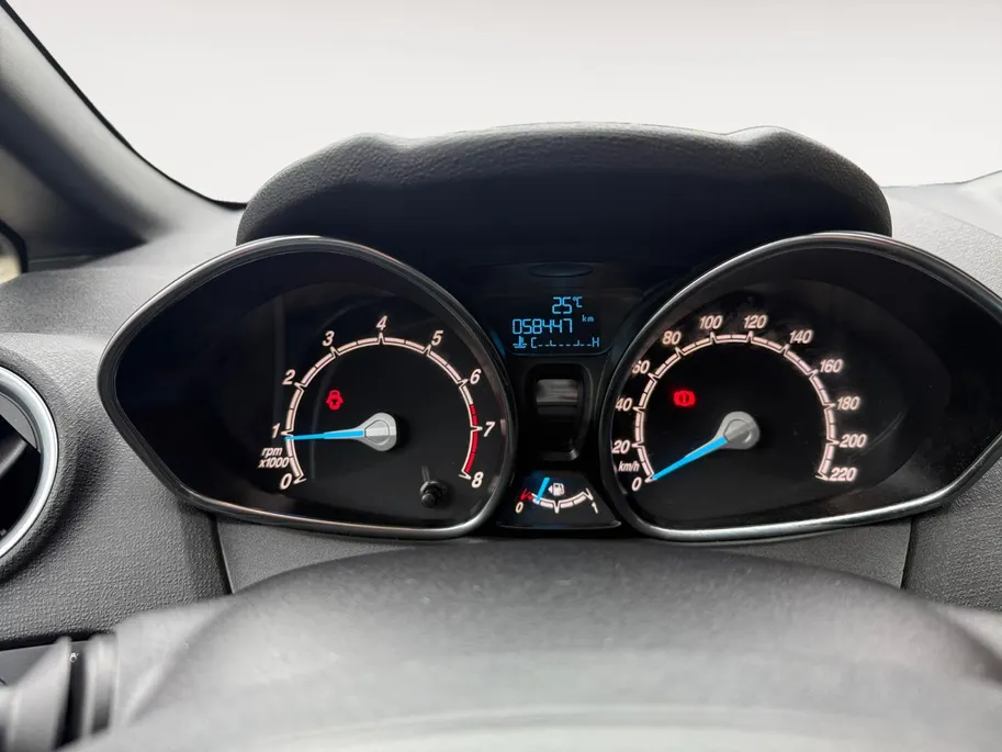 Ford Fiesta 1.0 EcoBoost ST Line | 1ste Eigenaar Volledig Dealeronderhouden | Parkeersensoren achter | Cruise Control | Navigatiesysteem |