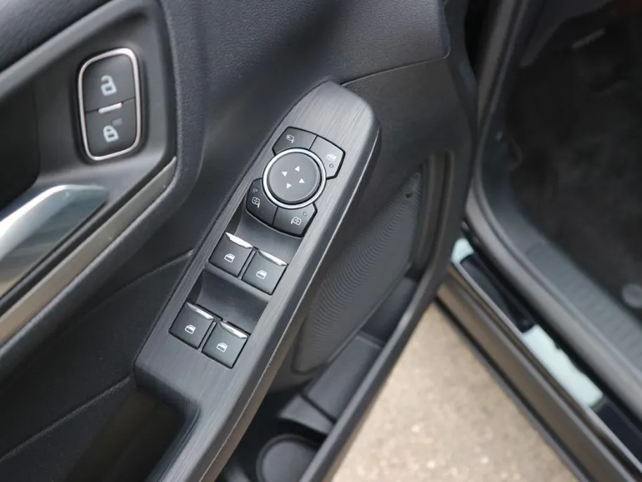 Ford Kuga 2.5 PHEV Titanium | WINTERPAKKET | NL AUTO | DEALER ONDERHOUDEN |