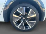 Peugeot e-208 EV GT 350 50 kWh | SOH 91% | CAMERA | LED | SPORTSTOELEN | SFEER VERLICHTING |