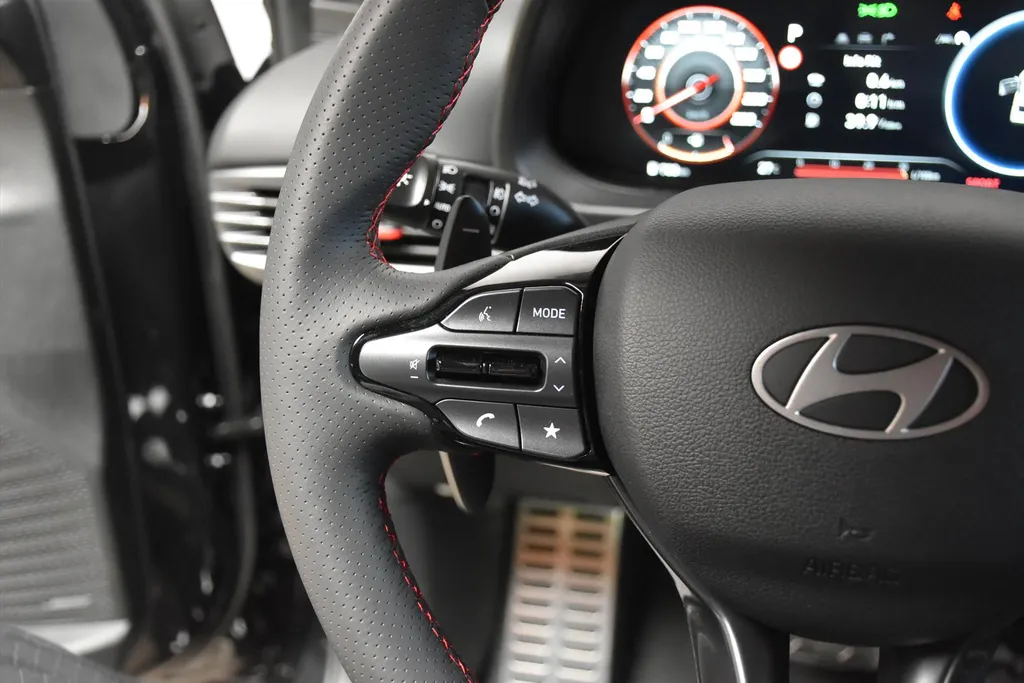Hyundai i20 1.0 T-GDI MHEV Aut. N-Line | Automaat I Navi | Camera | PDC | Android -Carplay | Climat I Stuur+Stoel verwarming