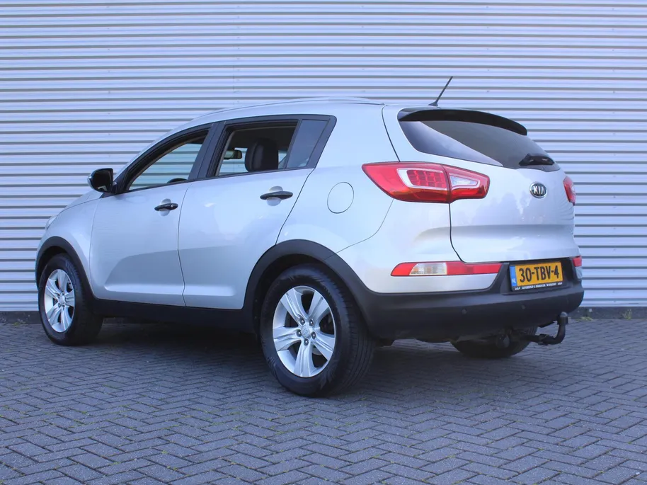 Kia Sportage 2.0 X-ecutive Plus Pack | Trekhaak | 17' LM | Parkeersensor achter | Half leer/stof | Navi Pioneer incl. Apple CarPlay/Android Auto | Cruise | Clima | Automaat |