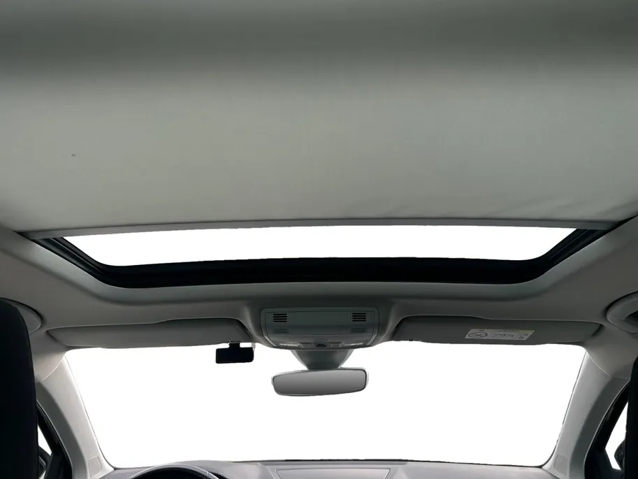 Škoda Karoq 1.5 TSI ACT Ambition Business |Cruise control adaptief| Elektrisch glazen panorama-dak| lichtmetalen velgen 18| Extra getint glas| 12 Maanden Bovag Garantie|