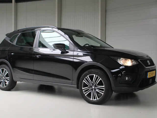 SEAT Arona 1.0 TSI Style Business Intense Navigatie | Camera | Climate Control | Inklapbare buitenspiegels